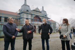 През септември 2014 г в социалните мрежи се появи весел