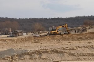 Снимки на разорани дюни край къмпинг Каваците публикуваха граждани в социалните