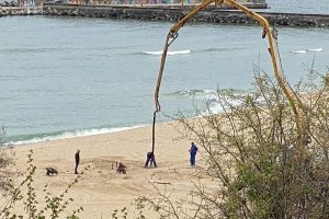 Изливане на бетон на плаж Кабакум край Варна възмути потребителите