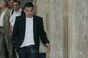 В рамките на половин година съдът за втори път праща