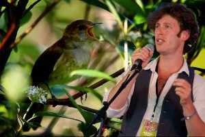 Да изградиш артистичния си живот около дуети с рядка застрашена птица