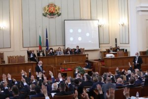 Невиждана законодателна активност кипи в новия парламент Само за седмица