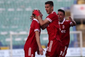 Дебютантът в Първа лига ЦСКА 1948 успя да намери място