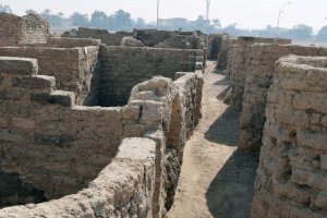 Египетски археолози направиха голямо откритие  така наречения  Изгубен Златен град Той е основан преди 3400
