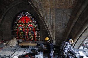 Парижката катедрала Нотр Дам пострадала в опустошителен пожар преди две