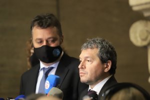 Всички участници в новото 45 о Народно събрание обръщат поглед към партията