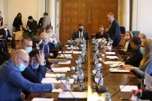 ГЕРБ, ДПС и БСП се обединиха срещу
е-вота и гласуването по пощата