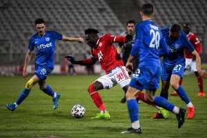 Любослав Пенев се размина на косъм от победата и във