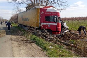 58 годишна жена е починала при катастрофа между ТИР и два
