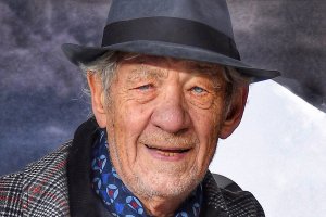 На 81 години сър Иън Маккелън ще играе  младия принц Хамлет Прочутият актьор се готви за