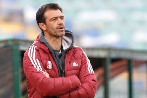 Борещият се за място в първата шестица на футболното първенство