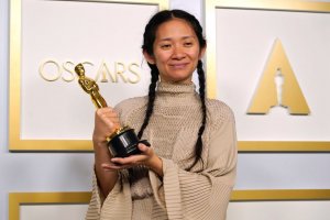 Клои Жао е едва втората жена печелила Оскар за режисура
