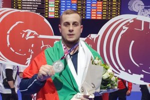 Австриецът Давид Фишер прекръстил се на Дейвид Фишеров при получаването