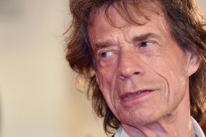 Мик Джагър записа новото си парче Eazy Sleazy с бившия