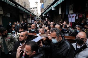 В петък сутринта в Стария град на Ерусалим се събраха тълпи