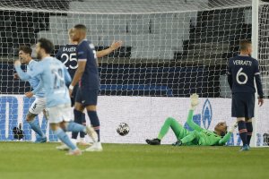 Великолепно изигран половин час на ст Парк де Пренс доближи