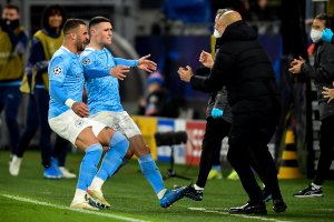 В борбата за трофея в Шампионската лига през сезон 2020 21