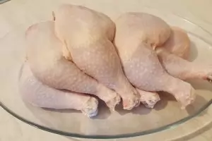 Агенцията по храните хвана 10 тона пилешко месо със салмонела