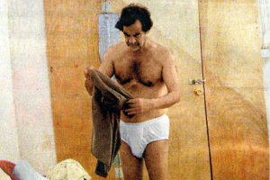 Последните дни гледахме в живия живот пиеса от театър на