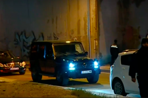 46 годишен собственик на автокъща е бил застрелян в луксозния си автомобил на