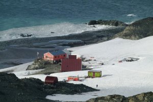 Членовете на 29 ата българска антарктическа експедиция до остров Ливингстън не