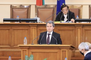 С обещания за радикални промени в изборното законодателство но с