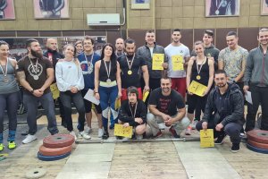 Клуб по вдигане на тежести Славия традиционно събра щангисти
