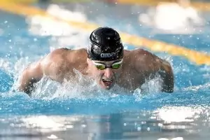 17-годишен българин спечели исторически медал в плуването