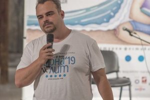 Къде ми са детските книжки кажи ми мой прашен сандък