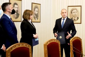 Президентът Румен Радев обяви че служебният премиер ще е мъж