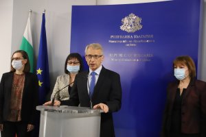 Въпреки че заяви че думата ревизия не влиза в приоритетите