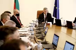Радев: Шефовете на службите са верни на Борисов, а не на България