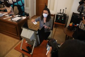 В секция с машина могат да гласуват по 75 избиратели