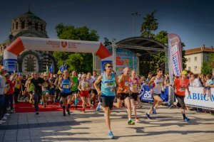 Над 400 участници от 12 националности на различни възрасти се