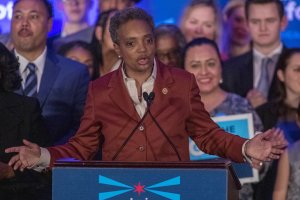 Кметът на Чикаго Лори Лайтфут предизвика широк отзвук в американските