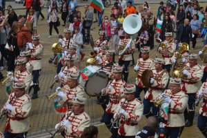Върви народе възродени е най възторженият химн за който се сещаме