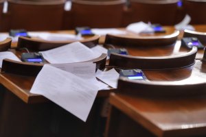 С оплаквания че парламентът е бил разделен и безплоден както