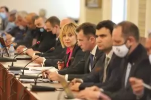Регионалният министър панически избяга от комисията по ревизията