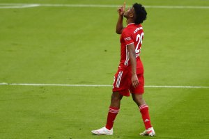 Повечето футболисти мечтаят поне веднъж да станат шампиони в някое