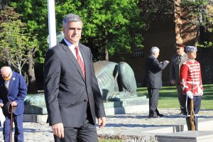 В 9 часа днес на официална церемония в Гербовата зала