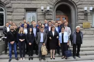 Партиите масово се прегрупираха за изборите на 11 юли