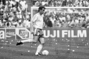 След продължително боледуване на 62 годишна възраст днес почина един от