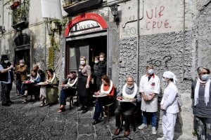 От полунощ влезе в сила смекчаване на ограничителните мерки в Австрия