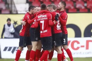 След 6 годишно изгнание в долните дивизии един от най емблематичните футболни