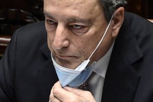 Италианският премиер Марио Драги се отказа от заплатата си която възлиза