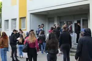 МОН публикува верните отговори на матурата по български език