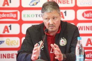 Треньорът на ЦСКА София Любослав Пенев поде поредната си вербална атака