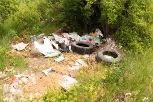 Екоинспектори подгониха кмета на Банкя за незаконни сметища
