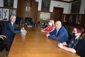 Гешев покани на работна среща Бойко Рашков с публично писмо