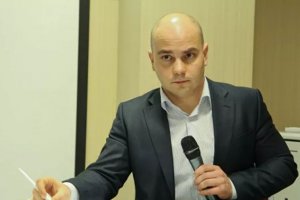 Руски опозиционер бе свален от рулиращ за излитане самолет и